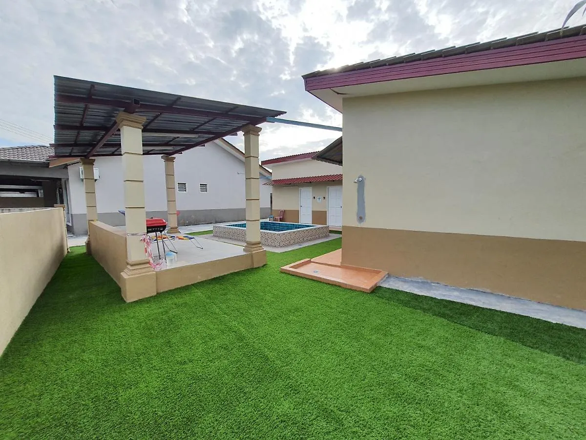 Swimming Pool With 5 Bedroom House Full Ac Near Stadium Hang Jebat Malacca 0*,  Malaysia